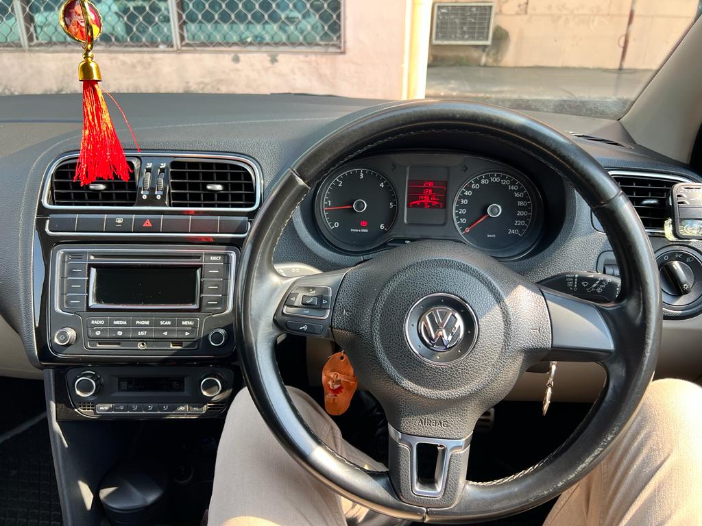 Volkswagen Polo(2014-2015) Highline 1.2l P